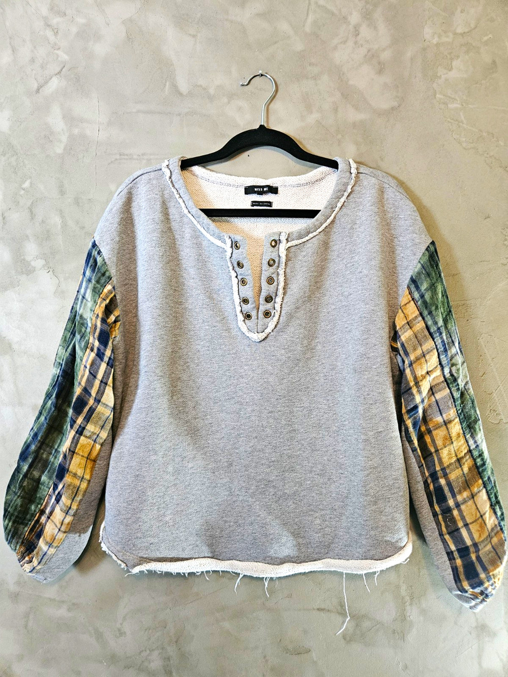 Miss Me Women's Gray Henley Sweatshirt Plaid Long Sleeve Pockets Size L